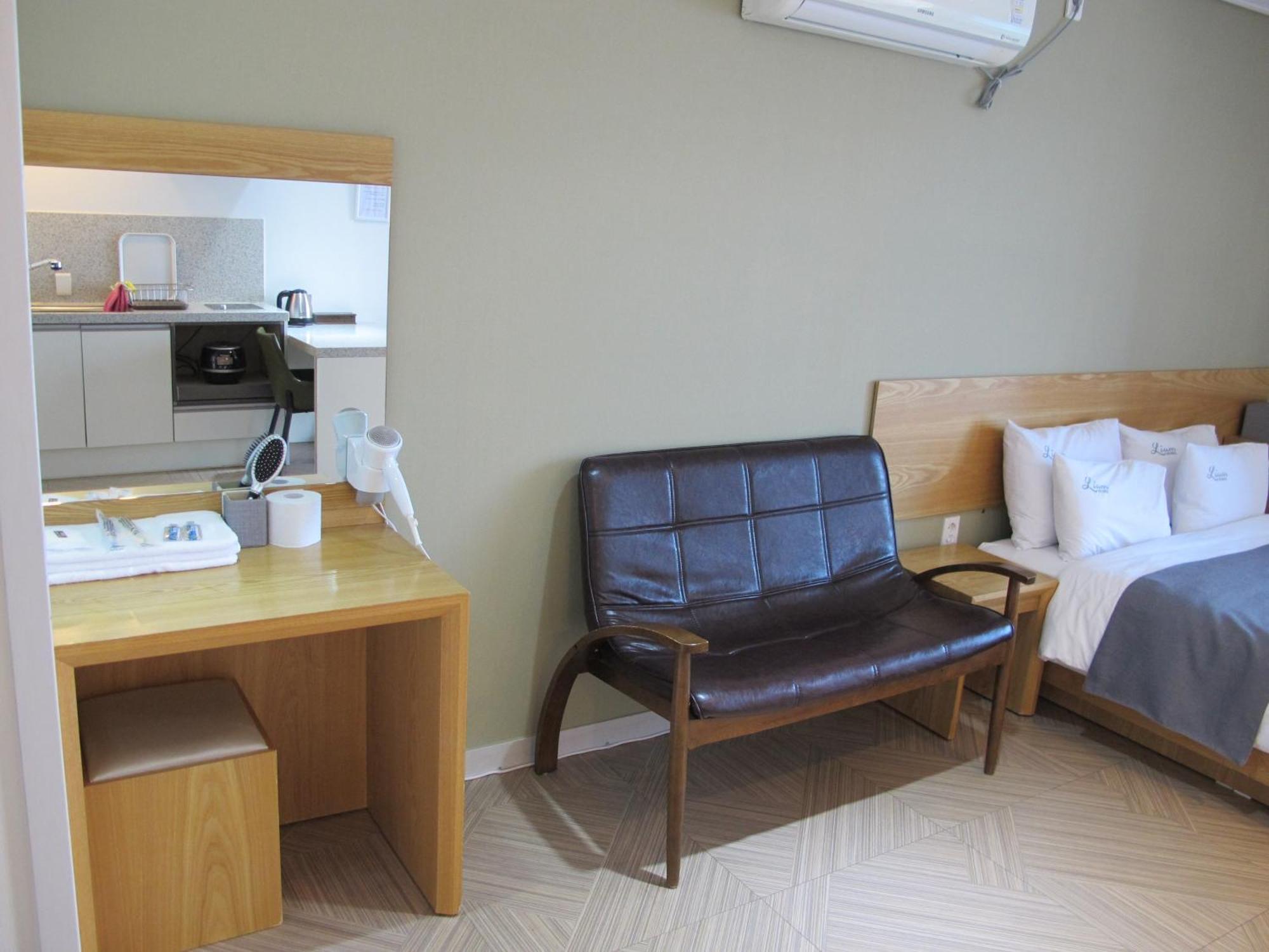 Lium Spa Hostel Йосу Екстер'єр фото