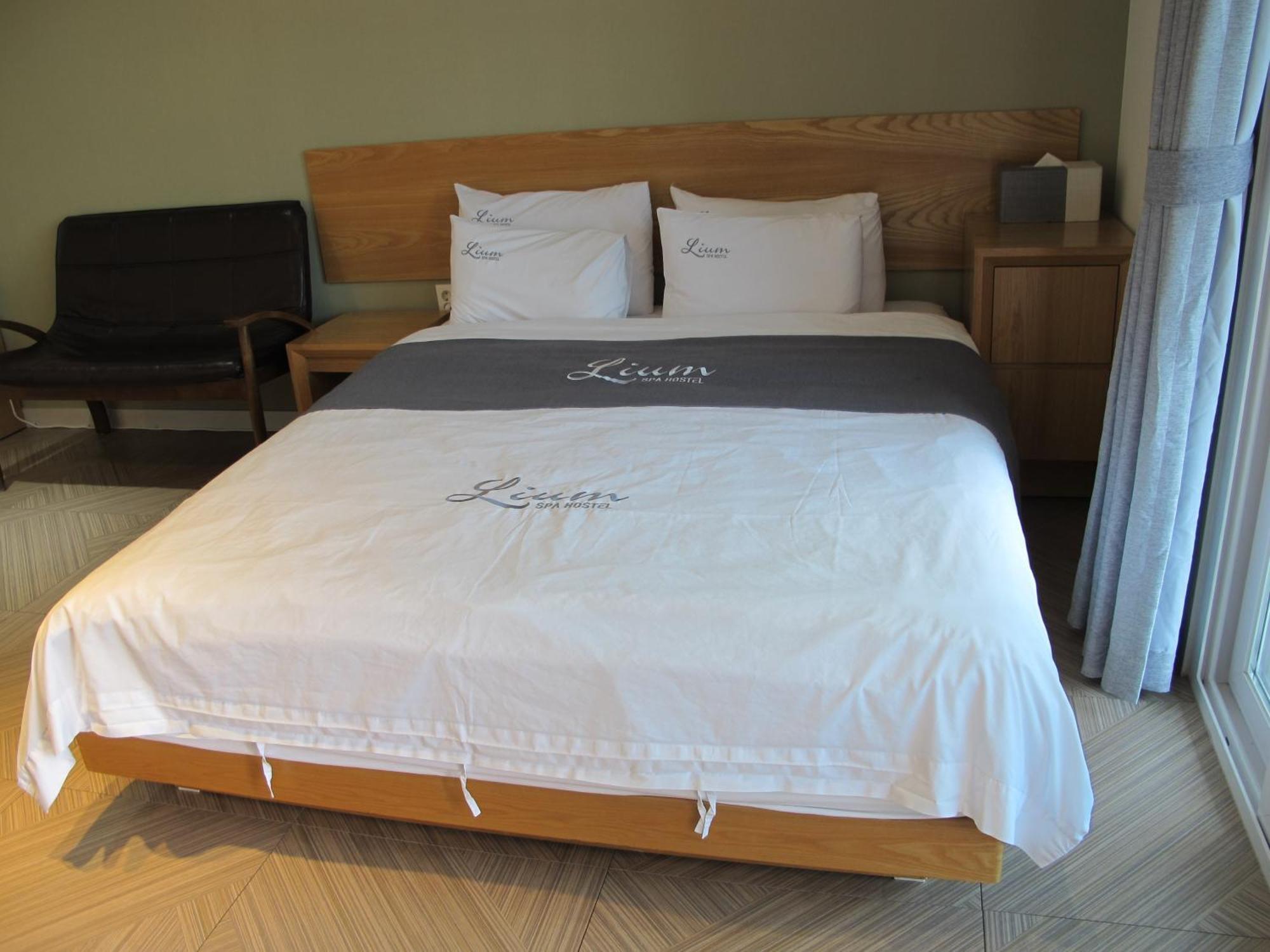 Lium Spa Hostel Йосу Екстер'єр фото