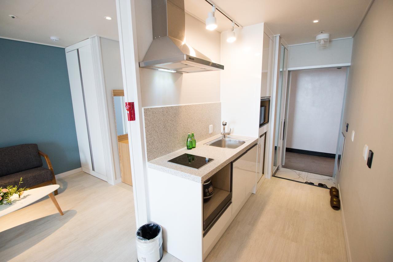 Lium Spa Hostel Йосу Екстер'єр фото