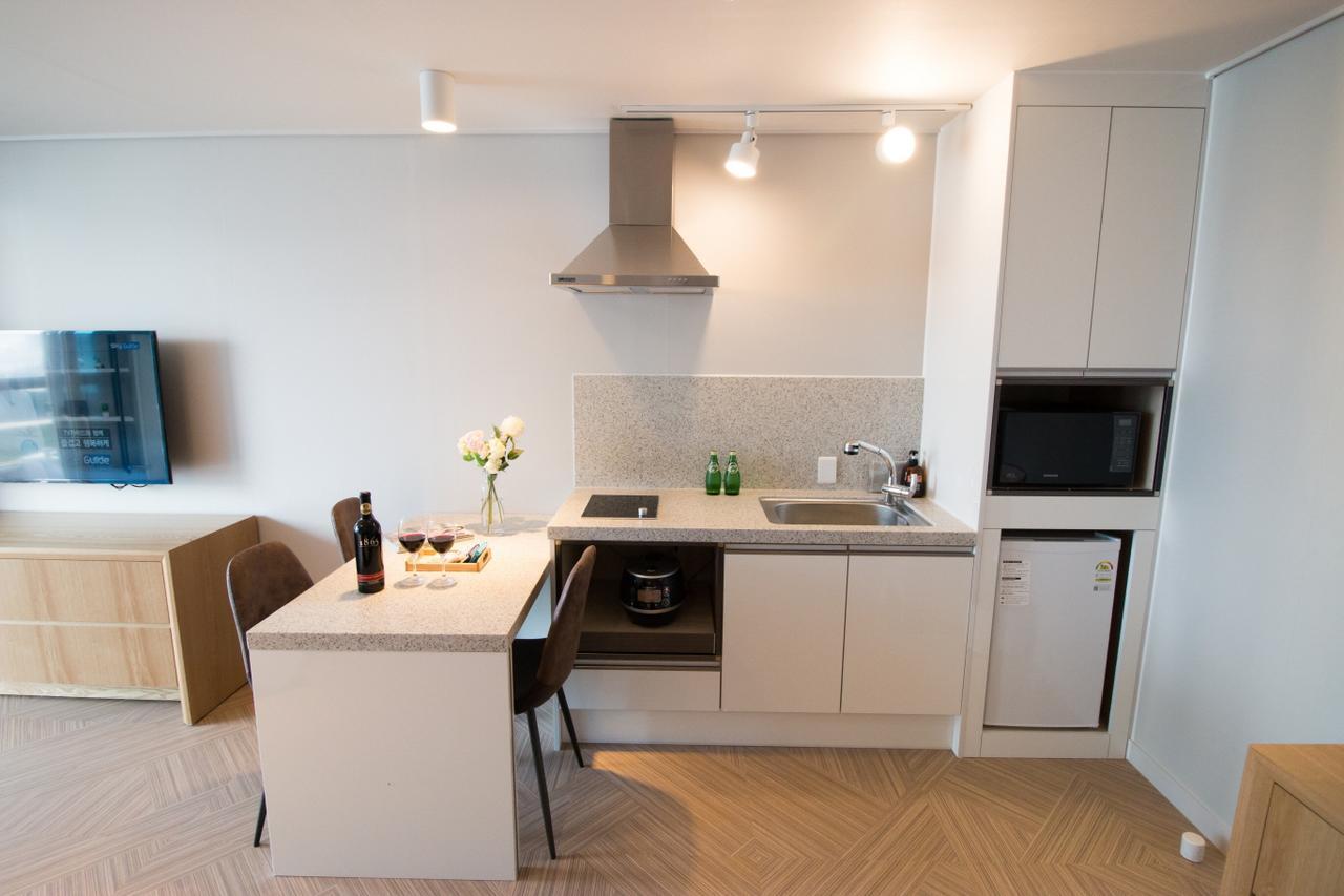 Lium Spa Hostel Йосу Екстер'єр фото