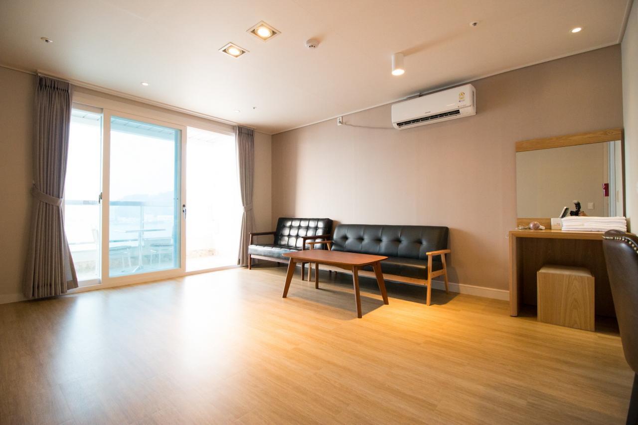 Lium Spa Hostel Йосу Екстер'єр фото