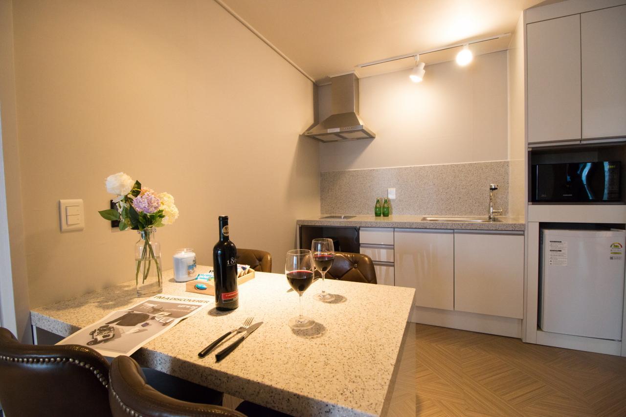 Lium Spa Hostel Йосу Екстер'єр фото