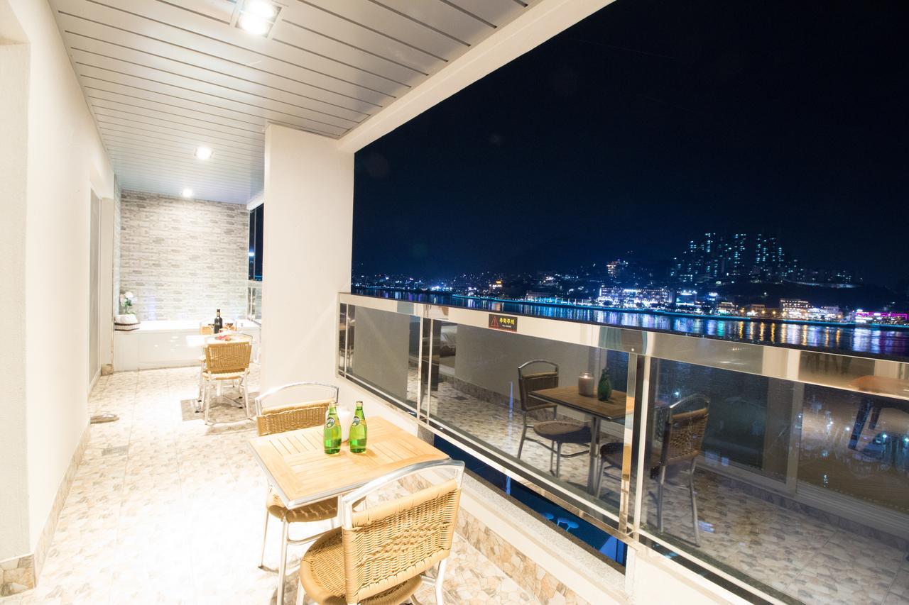 Lium Spa Hostel Йосу Екстер'єр фото