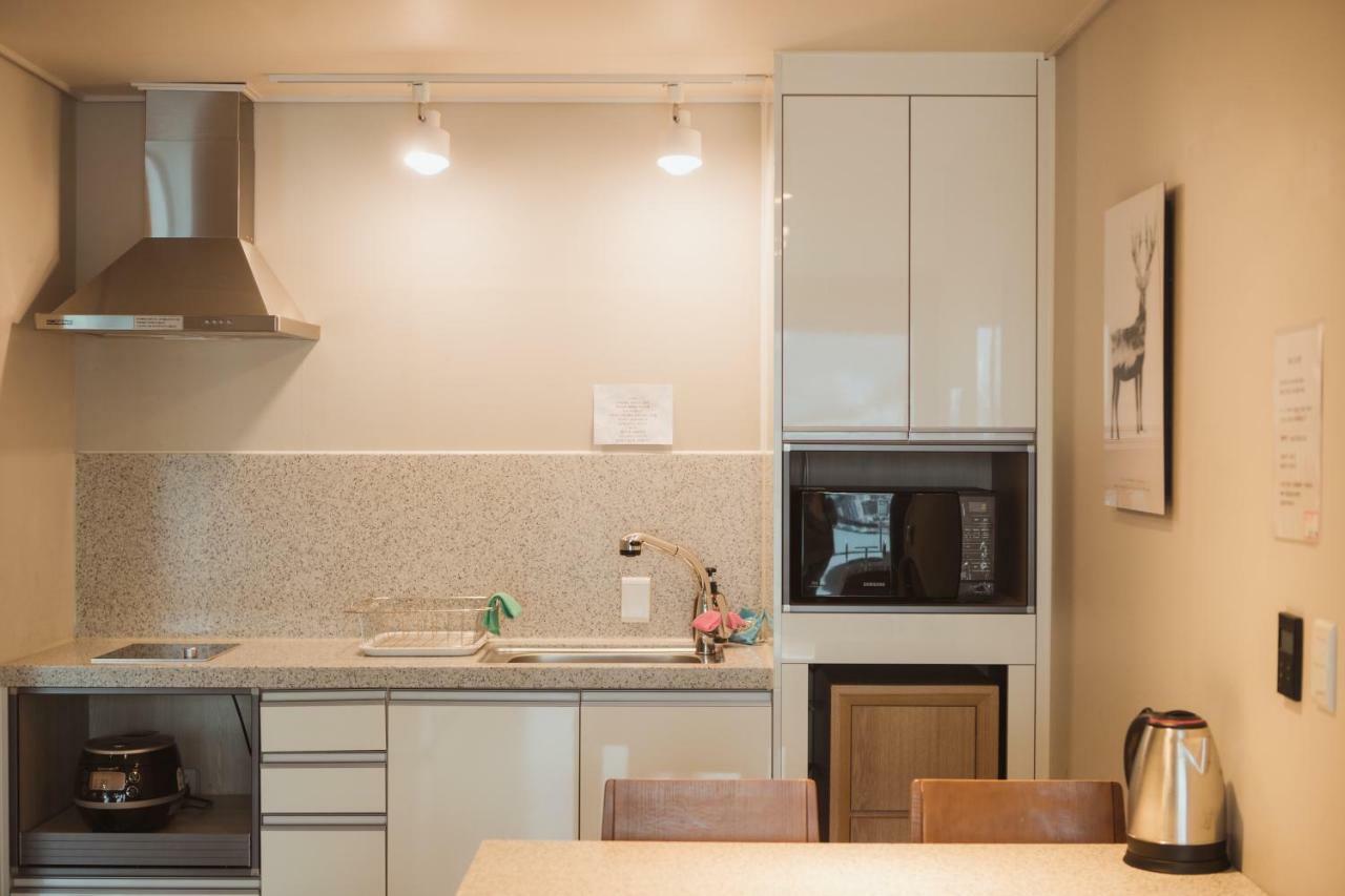 Lium Spa Hostel Йосу Екстер'єр фото