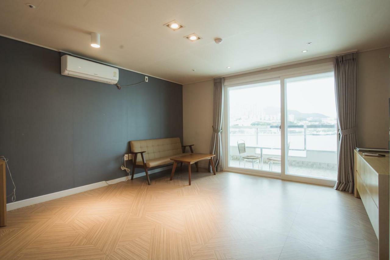 Lium Spa Hostel Йосу Екстер'єр фото