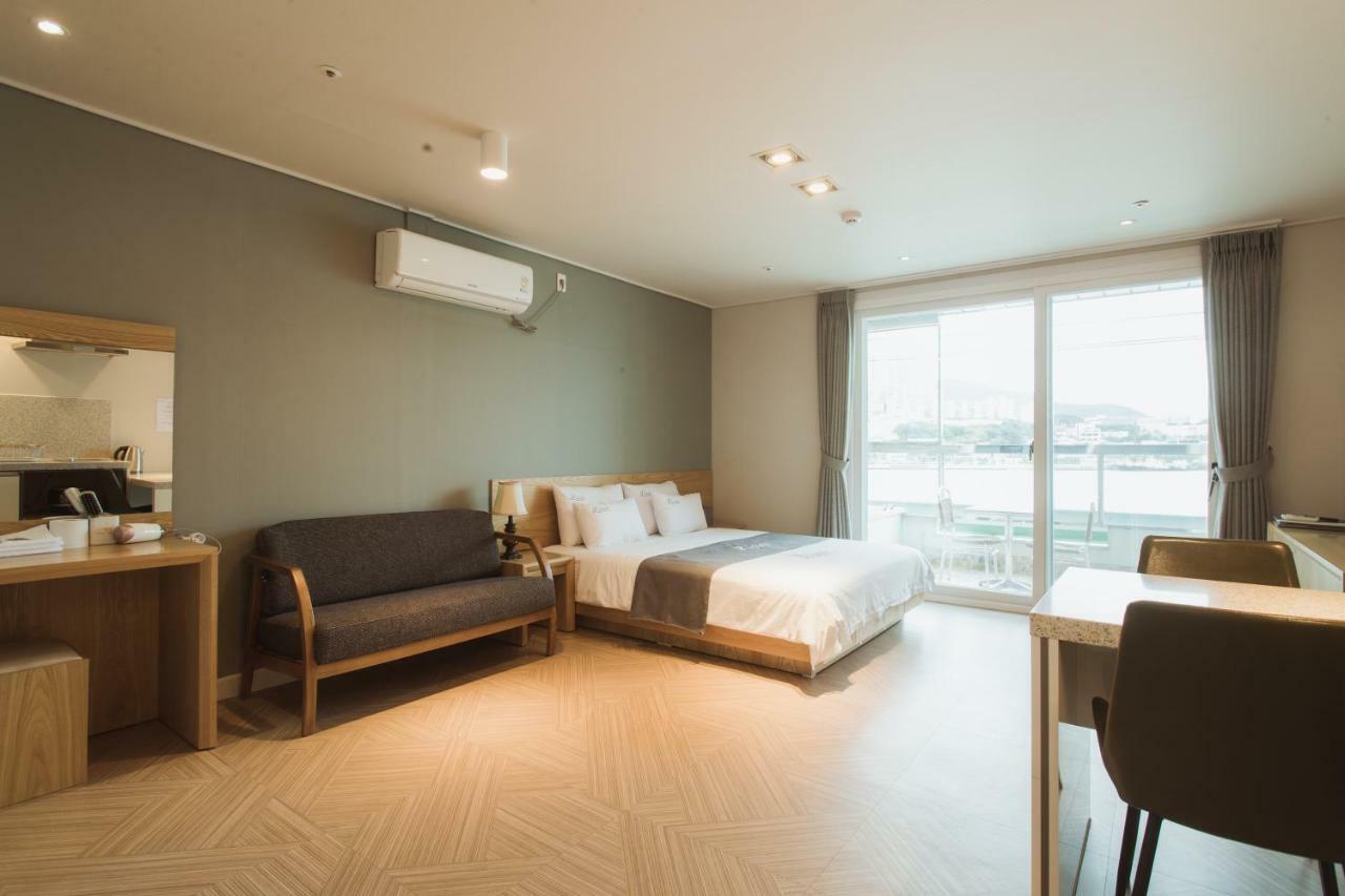 Lium Spa Hostel Йосу Екстер'єр фото