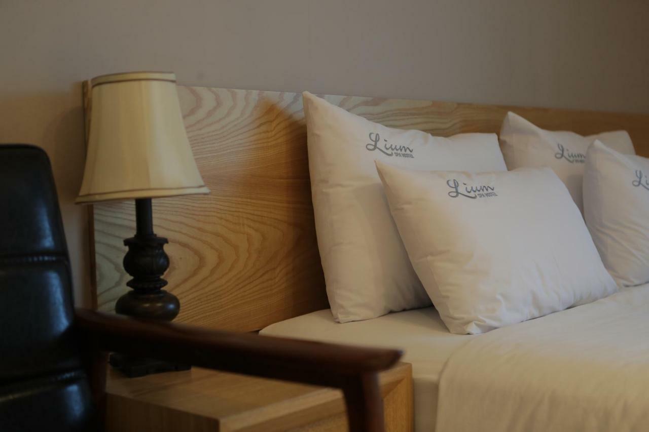 Lium Spa Hostel Йосу Екстер'єр фото