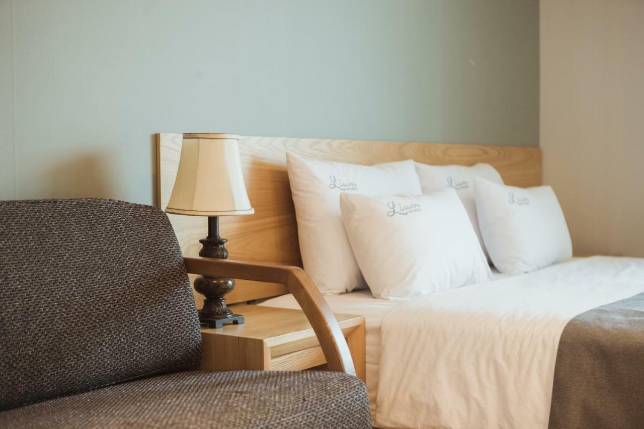 Lium Spa Hostel Йосу Екстер'єр фото
